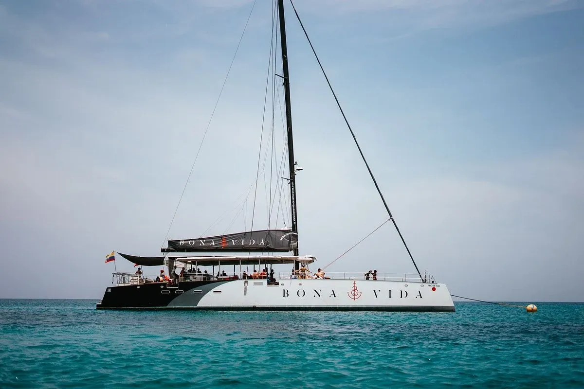 A catamaran with an open bar bound for the islands