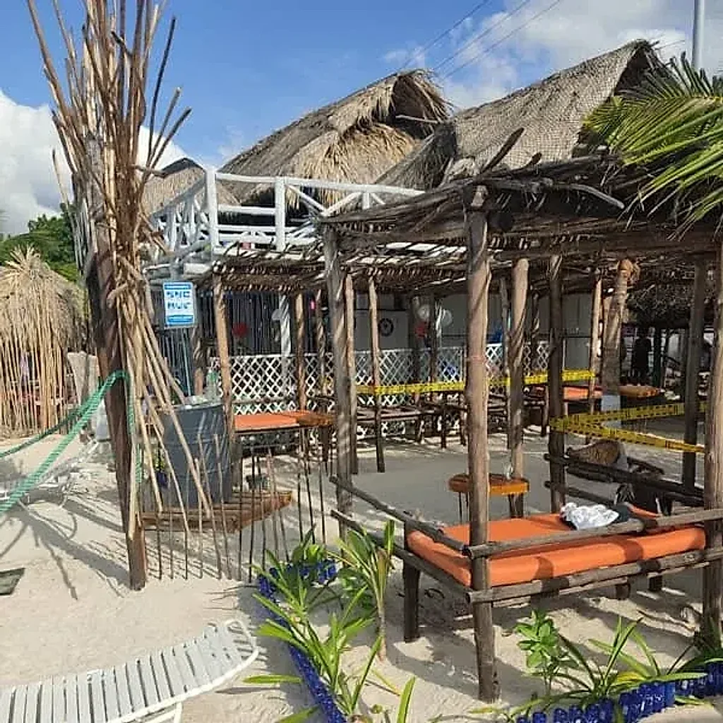 Ambiente auténtico de Tierra Bomba pura