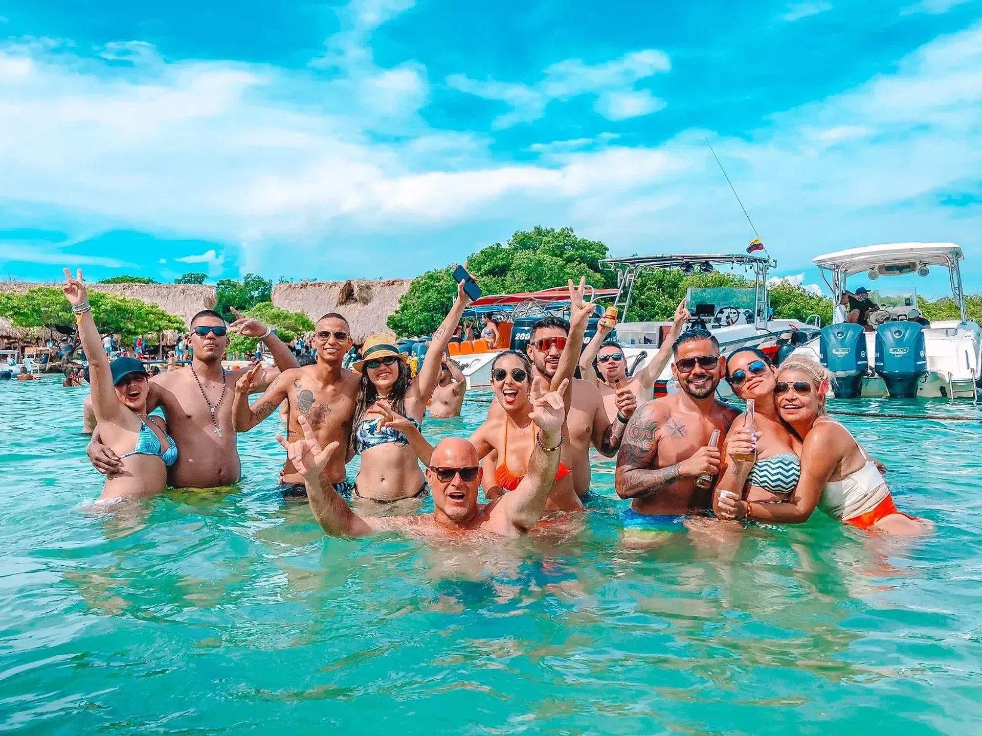 Cholón: Rumba, música crossover y cervezas en la famosa Isla Cholón