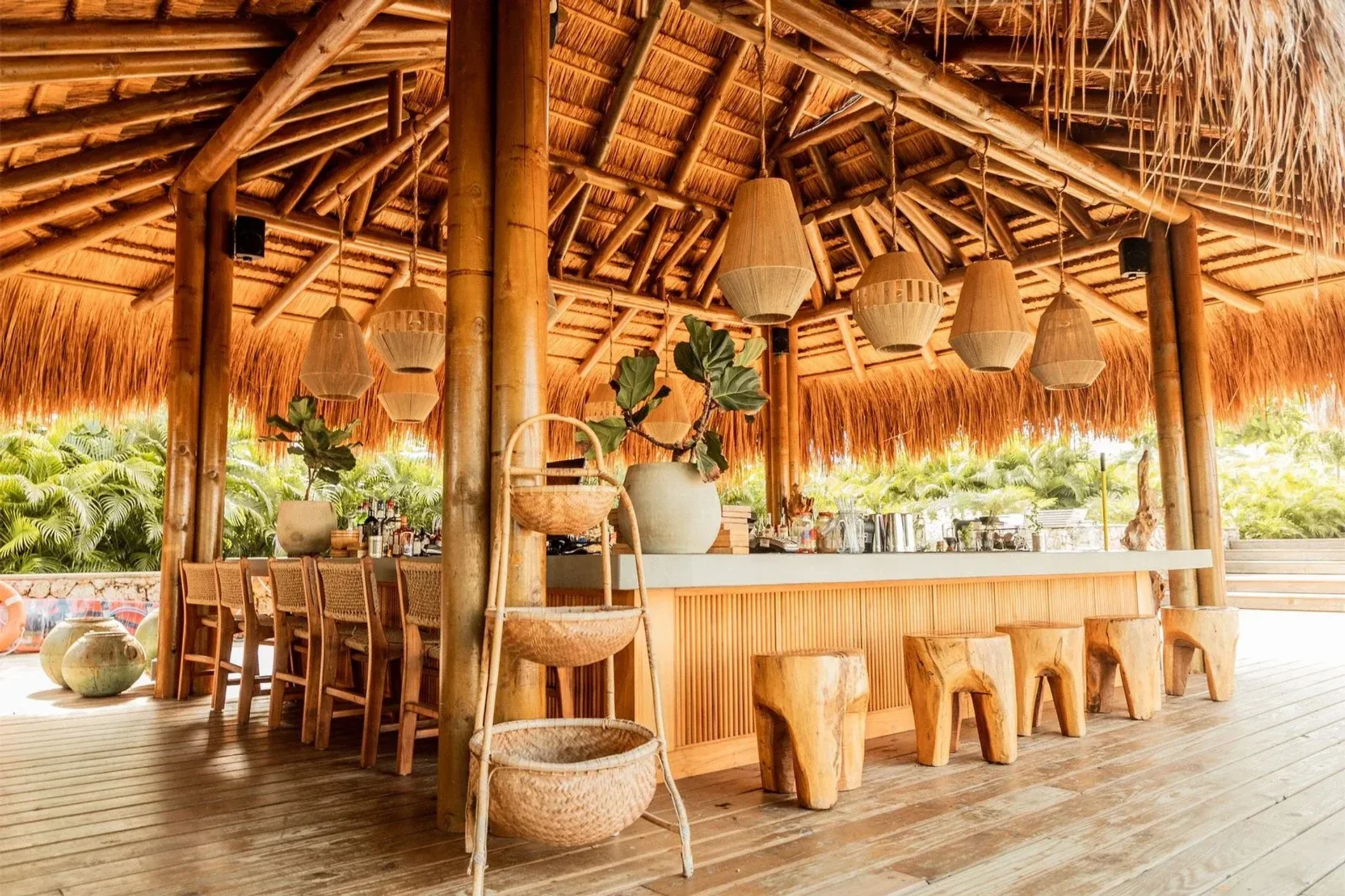 Makani Beach Club: Transporte, cóctel de bienvenida y almuerzo en la exclusiva zona Alaway o Kai.