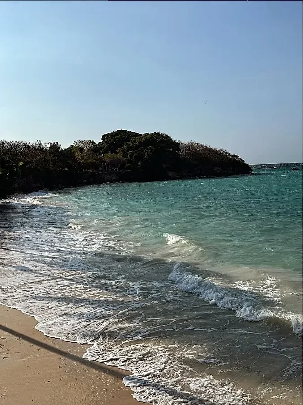 Cóctel de bienvenida en una playa soñada