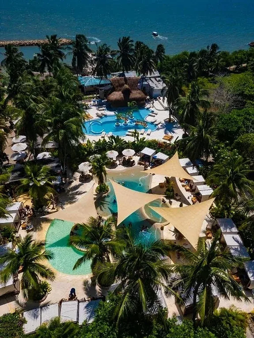 Palmeras, sillones y kioscos con encanto
