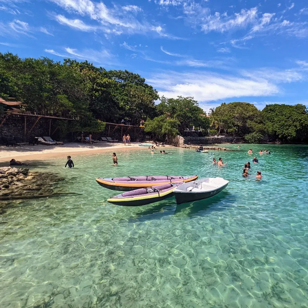 Cuarenta y cinco minutos de mar y paisaje